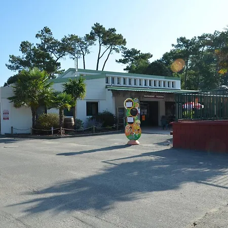 Kemp Camping Sunissim Le California By Locatour Saint-Jean-de-Monts
